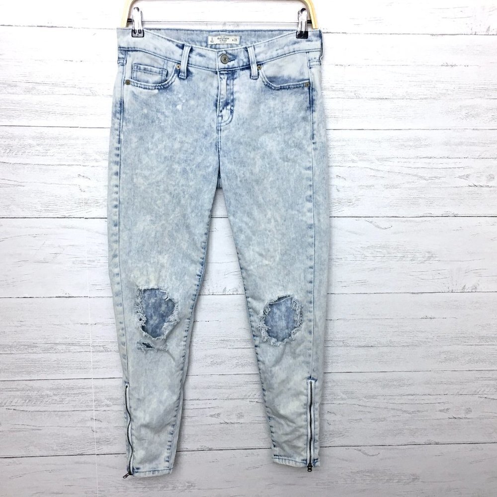 Abercrombie & Fitch Women's Straight Leg Jeans Distressed Light Wash Y2K size 0